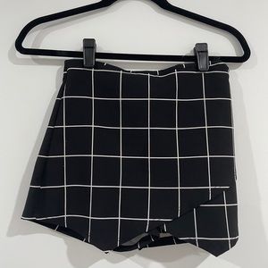 Blue Blush Black & White Plaid Asymmetrical Skort